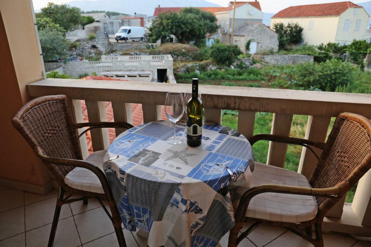 Apartments Katica Lumbarda Zewnętrze zdjęcie