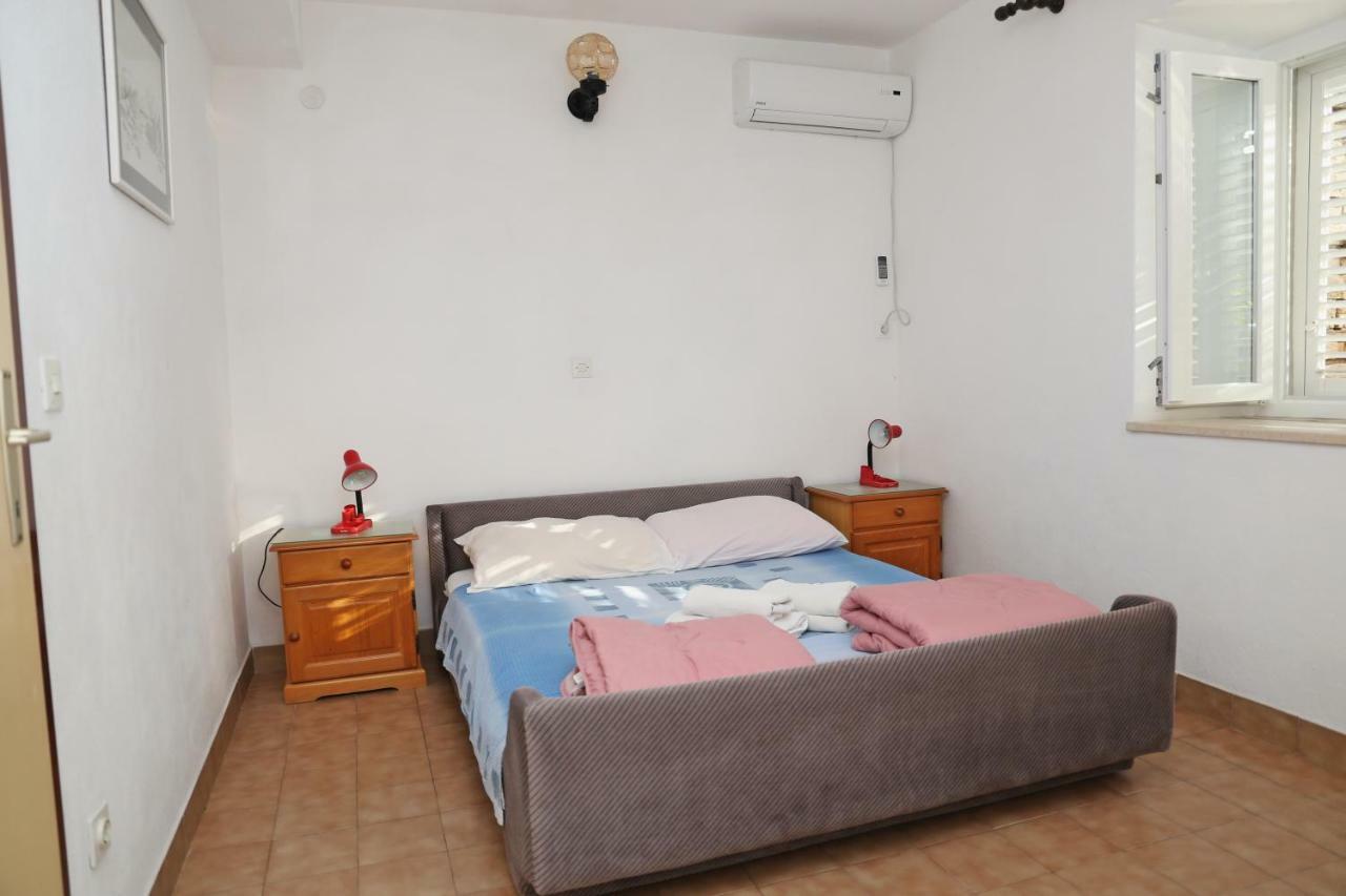 Apartments Katica Lumbarda Zewnętrze zdjęcie