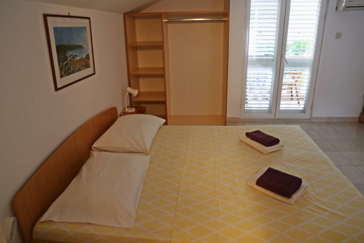 Apartments Katica Lumbarda Zewnętrze zdjęcie