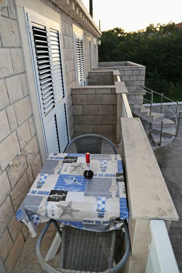 Apartments Katica Lumbarda Zewnętrze zdjęcie